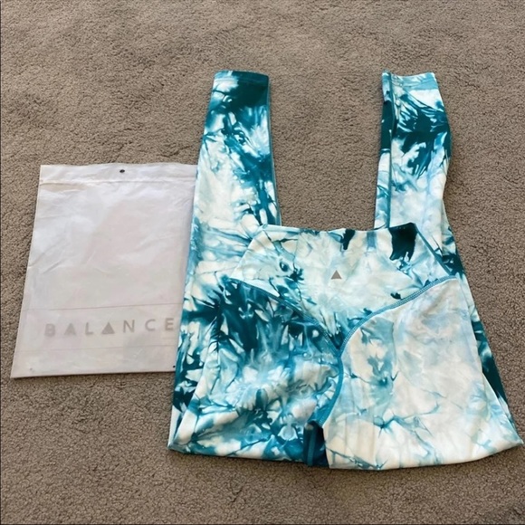 Balance Athletica Tye Dye Oasis Leggings. XS - Picture 1 of 5